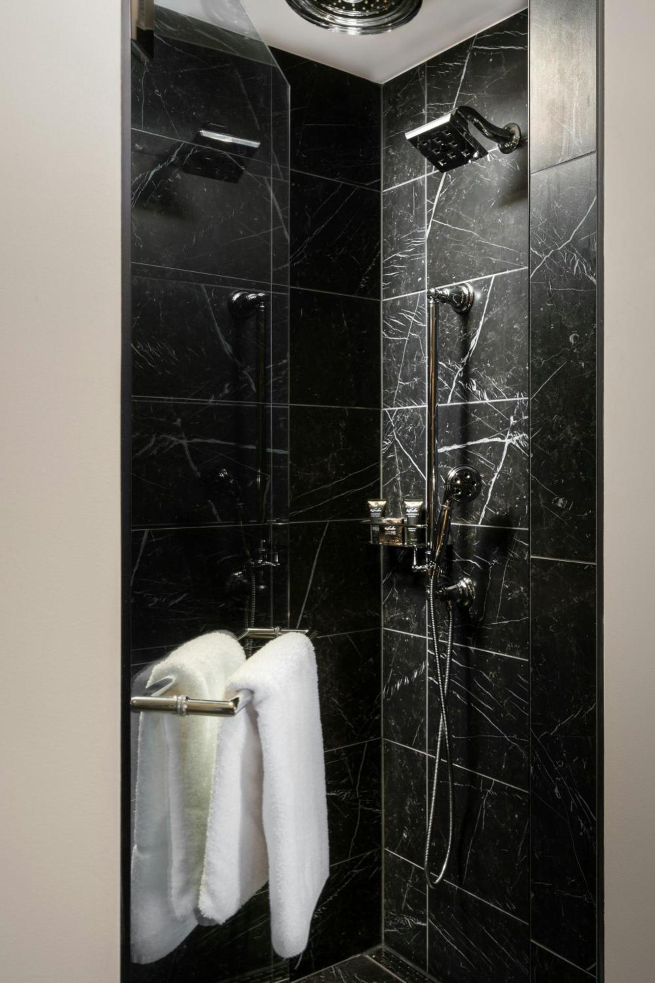 Grand Bohemian Charlotte, Autograph Collection Hotell Exteriör bild